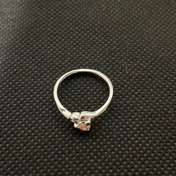 Small thing ring with a light pink gem - Picture 2 of 6
